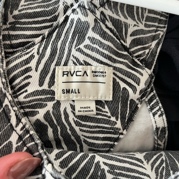 RVCA Overall Shorts - Picture 4 of 6